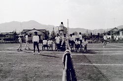 1965年10月栃西中テニスコート.jpg