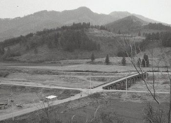 1966年永野川・上人橋(錦着山頂より撮影）.jpg