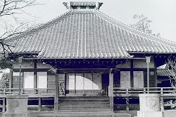 1968年撮影白旗山本堂１.jpg