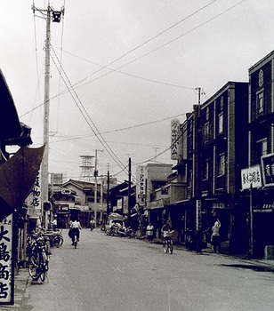 1968年湊町通り1.jpg