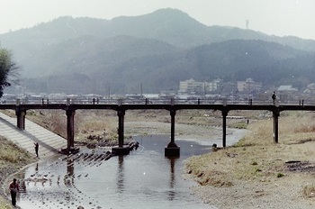 1988年11月睦橋.jpg