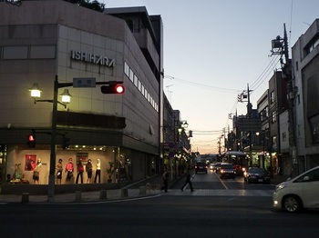 2010年10月10日夕暮れの銀座通り.jpg