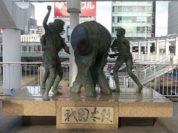 小倉祇園太鼓の像.jpg