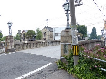 巴波川に架かる常盤橋.jpg