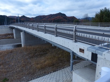 新千塚橋4.jpg