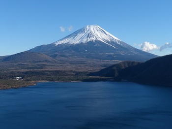 本栖湖と富士.jpg