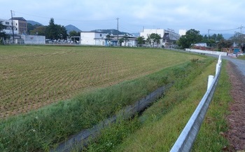 泉川町の水路.jpg