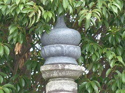 神明宮石燈籠２.jpg