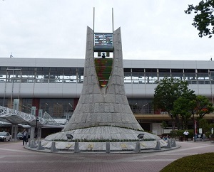 福島駅西口モニュメント１.jpg