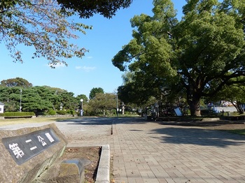 芭蕉句碑の有る第二公園１.jpg