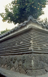 萬福寺北側築地塀２.jpg