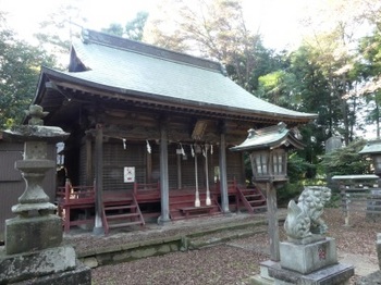 藤岡神社の拝殿.jpg