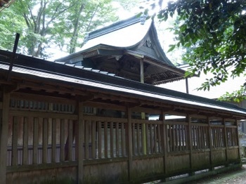藤岡神社の本殿.jpg